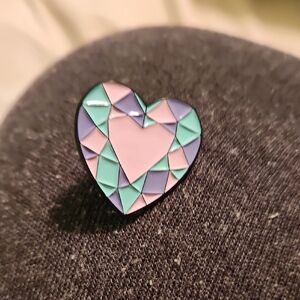 🎉 Pastel Heart Pin